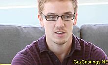 Pareja gay explora el juego anal y la garganta profunda en un video casero