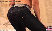 Amatørkjæresten Brigitte frister i tynne jeans