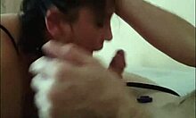 Аматьорско момиче Лус първи опит за дълбоко гърло и чукане на лицето в домашно видео