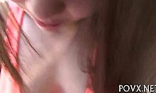Teen přítelkyně dává kouření a orgasmus v domácím videu