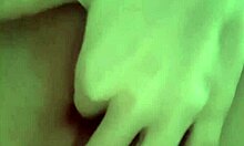 Janeli Lembers si masturba la sua figa estone umida in un video fatto in casa