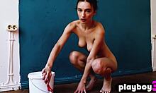 Gloria Sol, fantastisk brunettemodell, poserer naken for seerglede