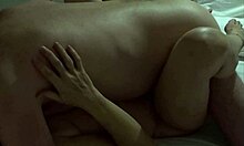 Własnoręczny film z porannym seksem z prawdziwą gospodynią domową przed jej wyjazdem