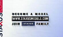 การอาบน้ํากับ Staxus นําไปสู่เซสชั่นเดี่ยวร้อน