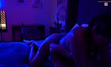 Daisy Foxxx v strastnem domačem seks videu s svojim amaterskim ljubimcem