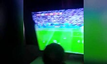 Una coppia di emo si comporta male durante la partita 2-0 Argentina-Messico