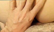 Необработанный любительский POV-видео с 40-летней MILF, занимающейся ассплеем и анальным сексом