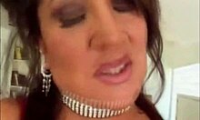 Μια ερασιτέχνης με μεγάλο στήθος κάνει σεξ σε ένα σπιτικό πορνό βίντεο