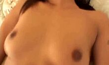 Fanget på kamera: Lille teenage-slut får sine små bryster kneppet