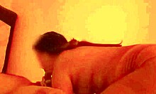 Domači video vroče latinske punce, ki jo nabijajo v hotelski sobi